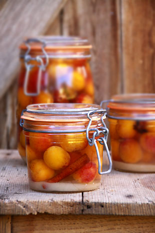 Mirabelles à l&rsquo;eau-de-vie et aux épices