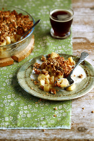Crumble à la poire et à la crème de châtaigne