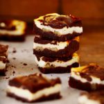 Brownie-cheesecake aux noix
