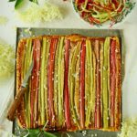 Tarte-frangipane à la rhubarbe et aux fleurs de sureau
